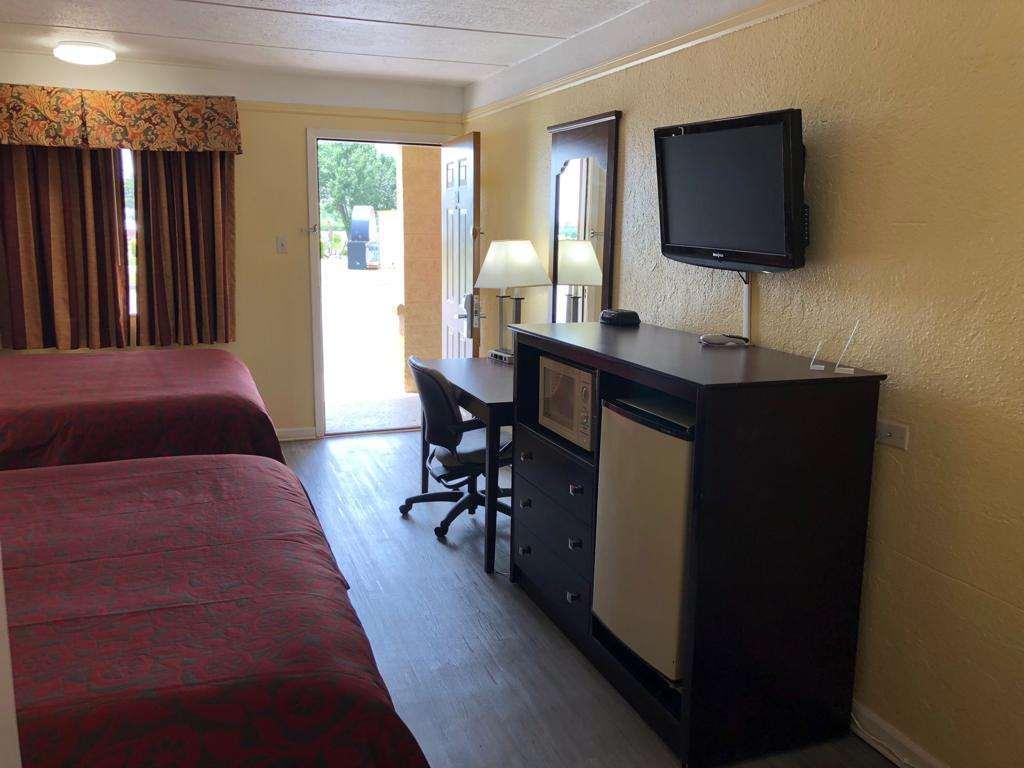 Days Inn By Wyndham Gainesville Phòng bức ảnh
