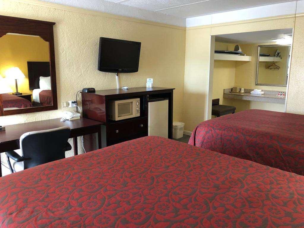 Days Inn By Wyndham Gainesville Phòng bức ảnh