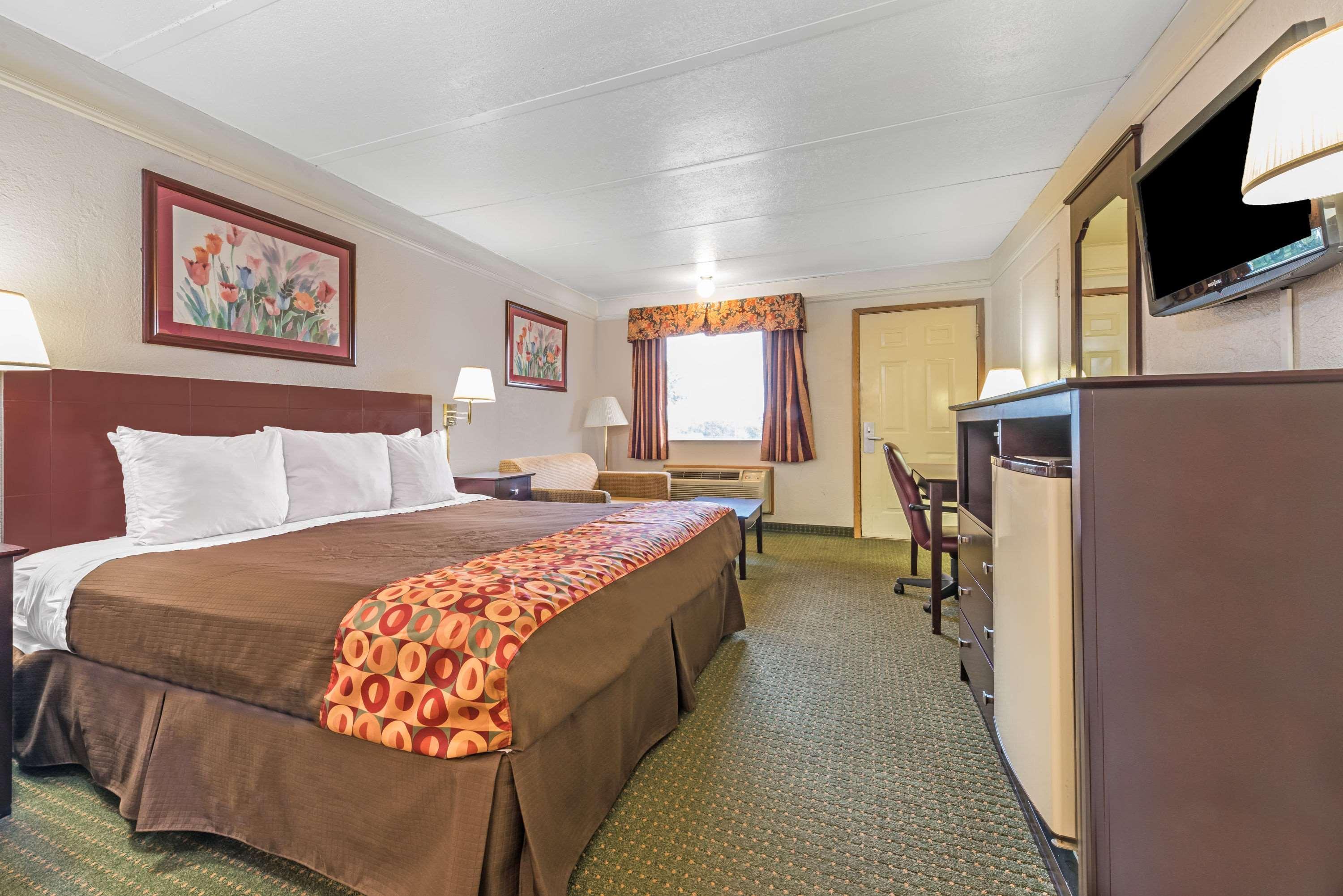 Days Inn By Wyndham Gainesville Ngoại thất bức ảnh