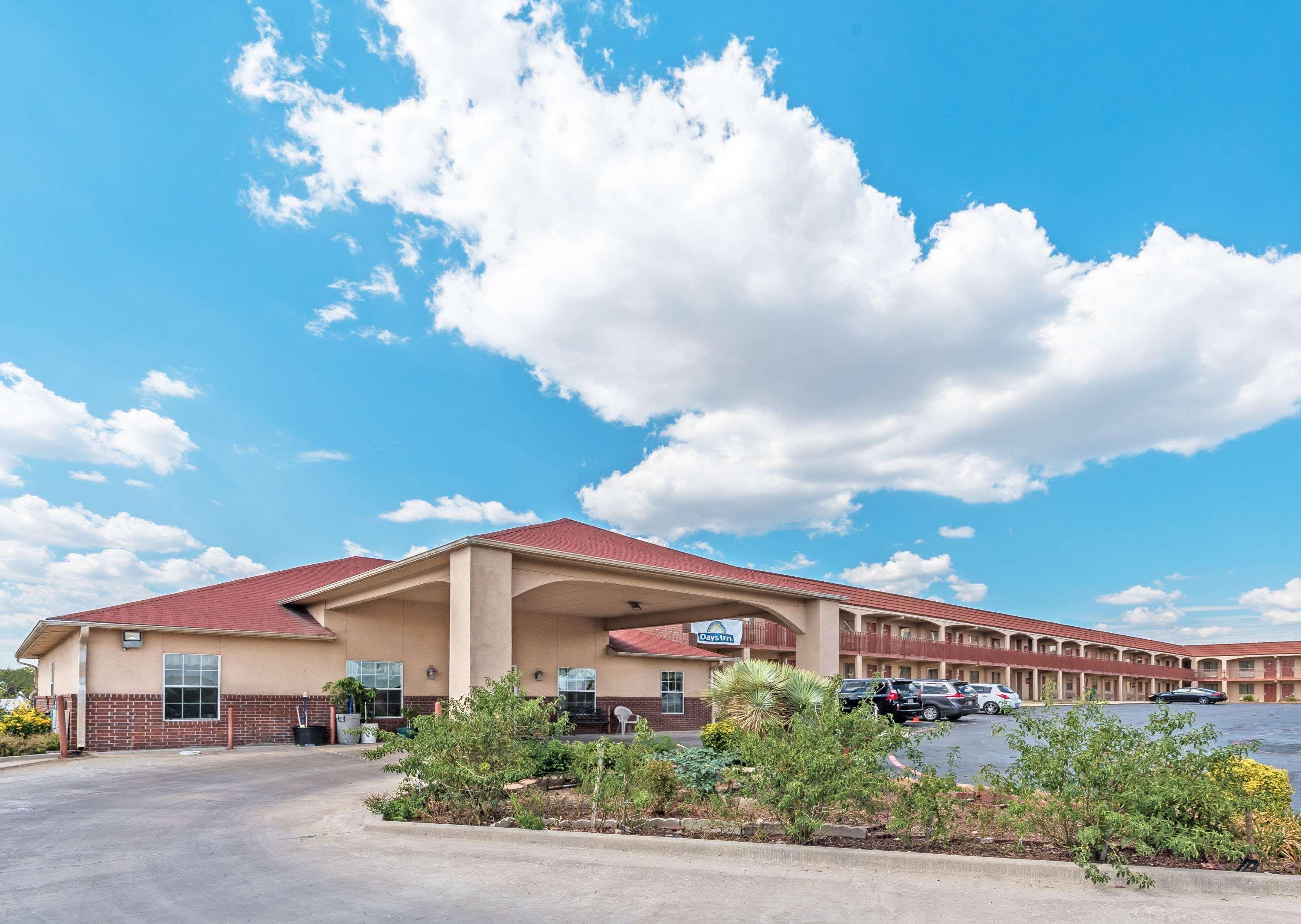 Days Inn By Wyndham Gainesville Ngoại thất bức ảnh