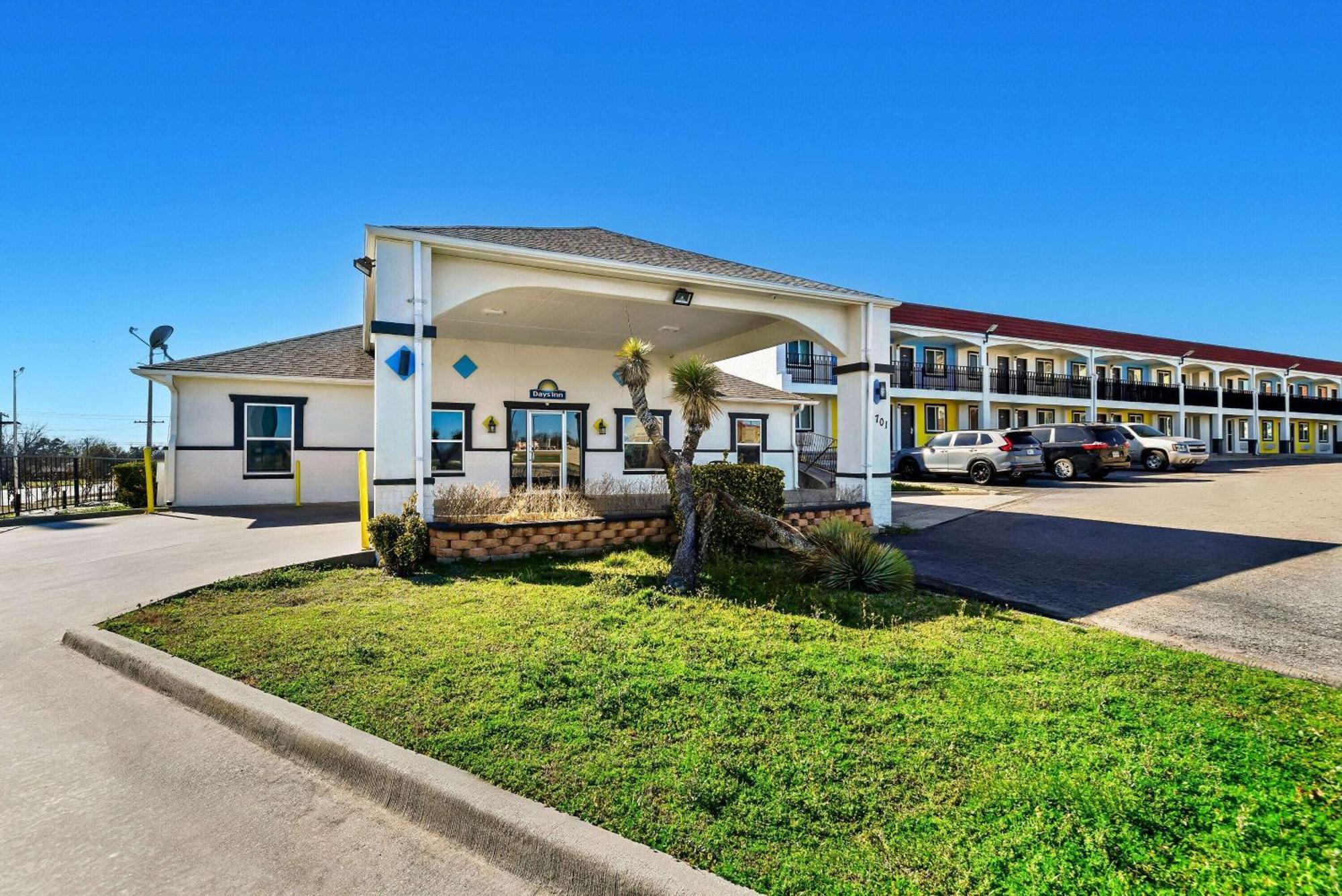 Days Inn By Wyndham Gainesville Ngoại thất bức ảnh