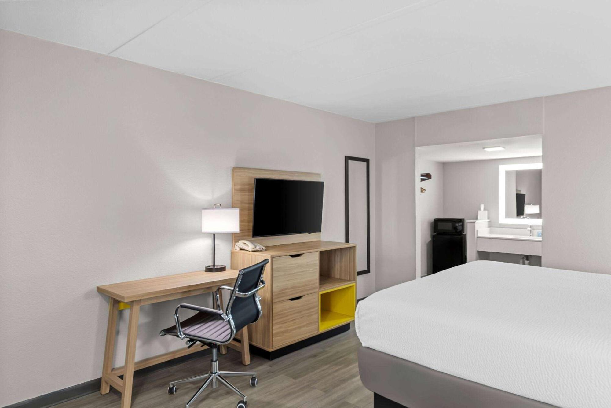 Days Inn By Wyndham Gainesville Ngoại thất bức ảnh