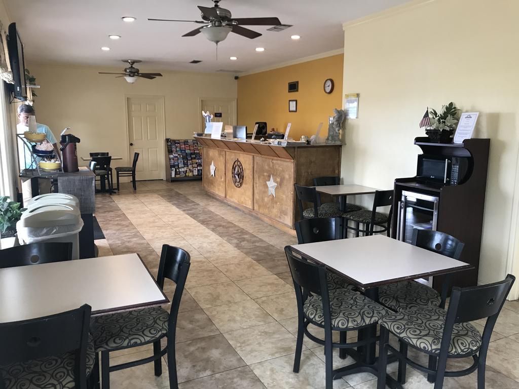 Days Inn By Wyndham Gainesville Ngoại thất bức ảnh