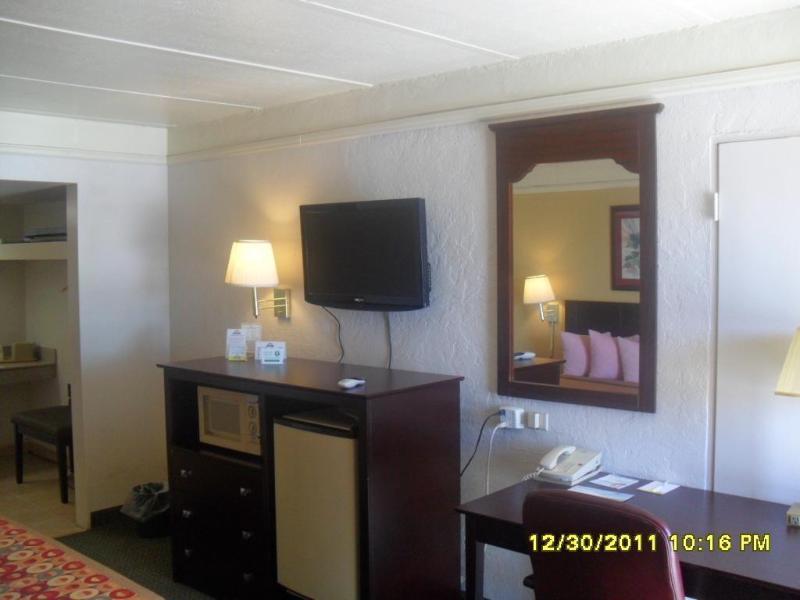 Days Inn By Wyndham Gainesville Ngoại thất bức ảnh