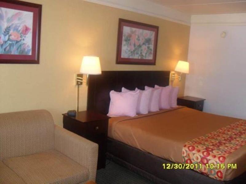 Days Inn By Wyndham Gainesville Ngoại thất bức ảnh
