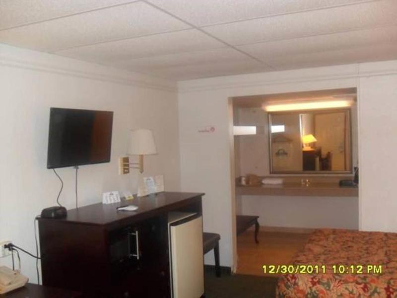Days Inn By Wyndham Gainesville Ngoại thất bức ảnh